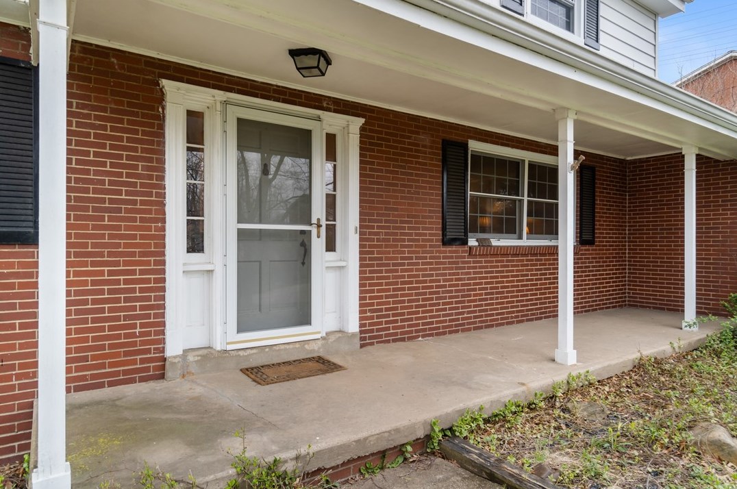 627 Driftwood Dr, Pittsburgh PA  15243-1712 exterior