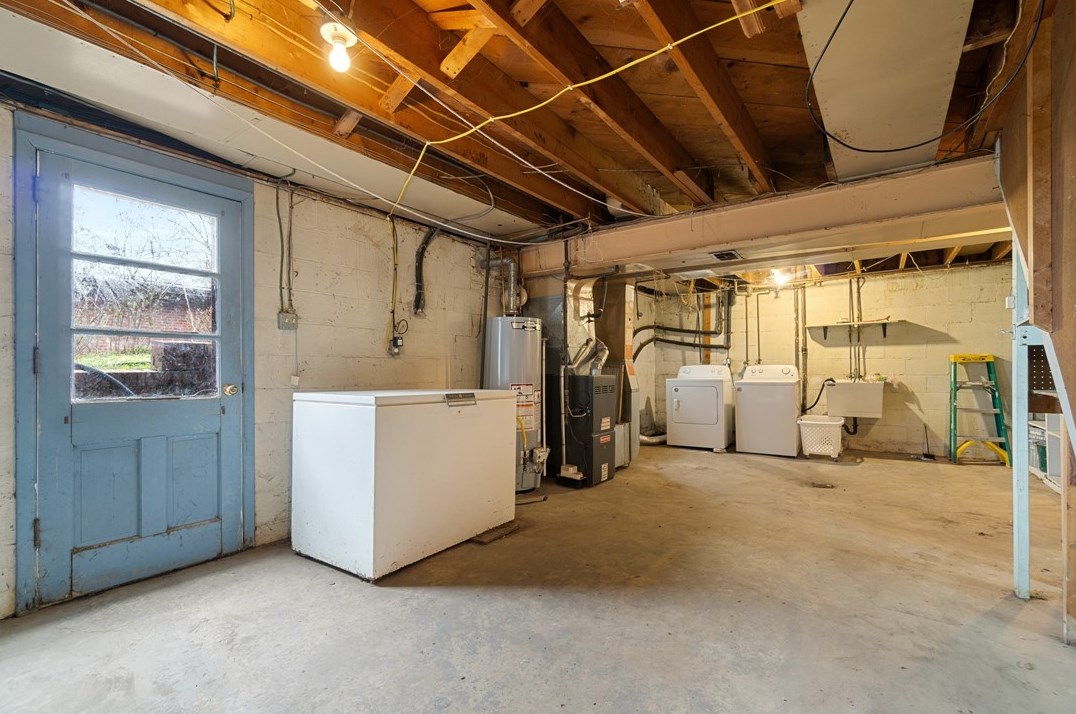 627 Driftwood Dr, Pittsburgh PA  15243-1712 exterior