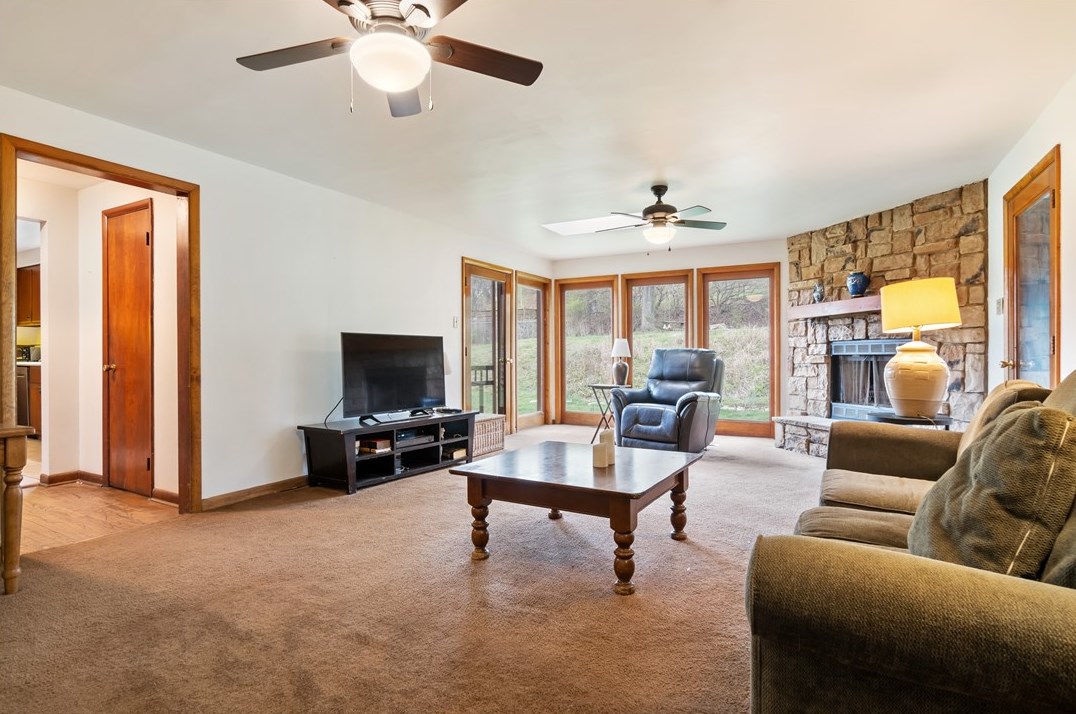 627 Driftwood Dr, Pittsburgh PA  15243-1712 exterior