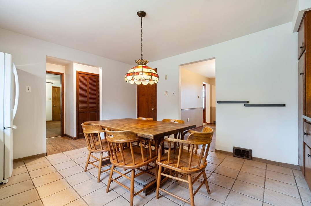 627 Driftwood Dr, Pittsburgh PA  15243-1712 exterior