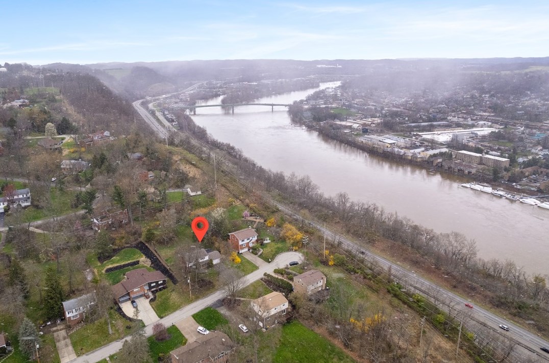 627 Driftwood Dr, Pittsburgh PA  15243-1712 exterior