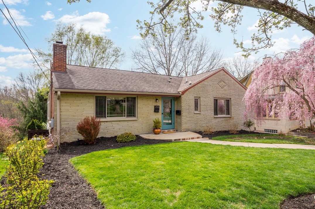 356 Parkway Dr, Pittsburgh, PA 15228-2130