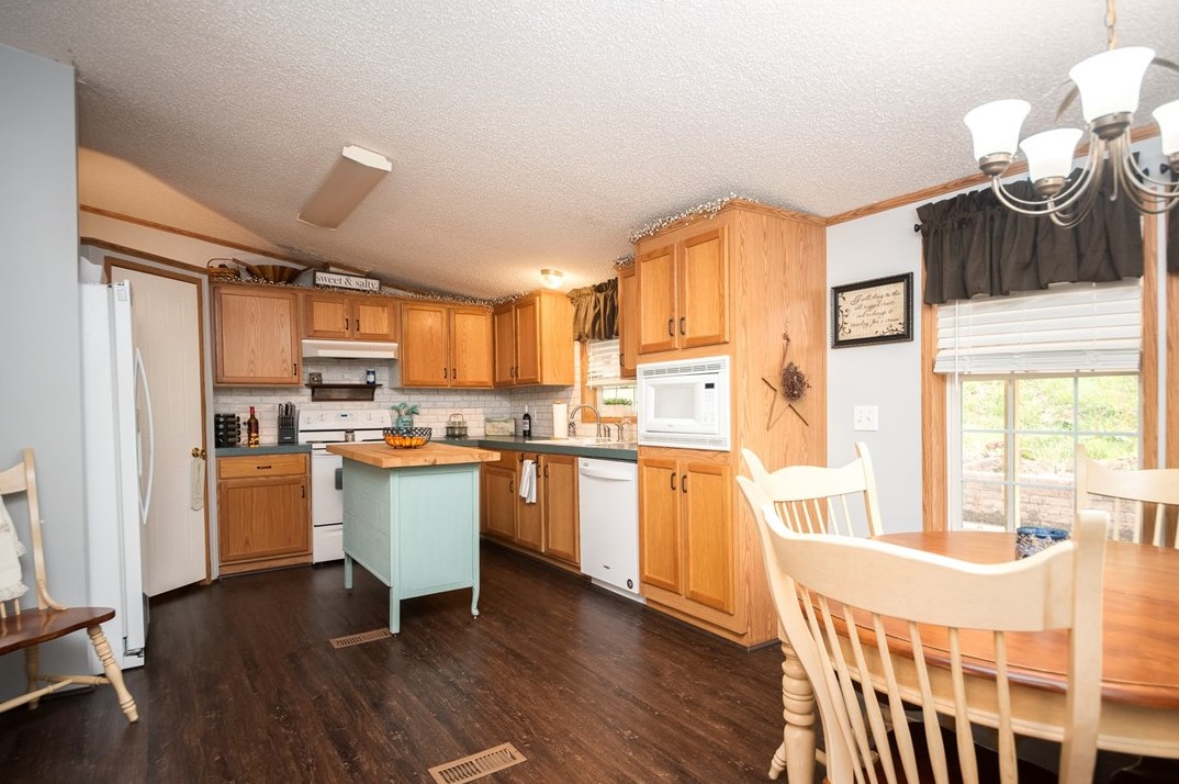 200 Tomcat Hollow Rd, Smithfield, PA 15478