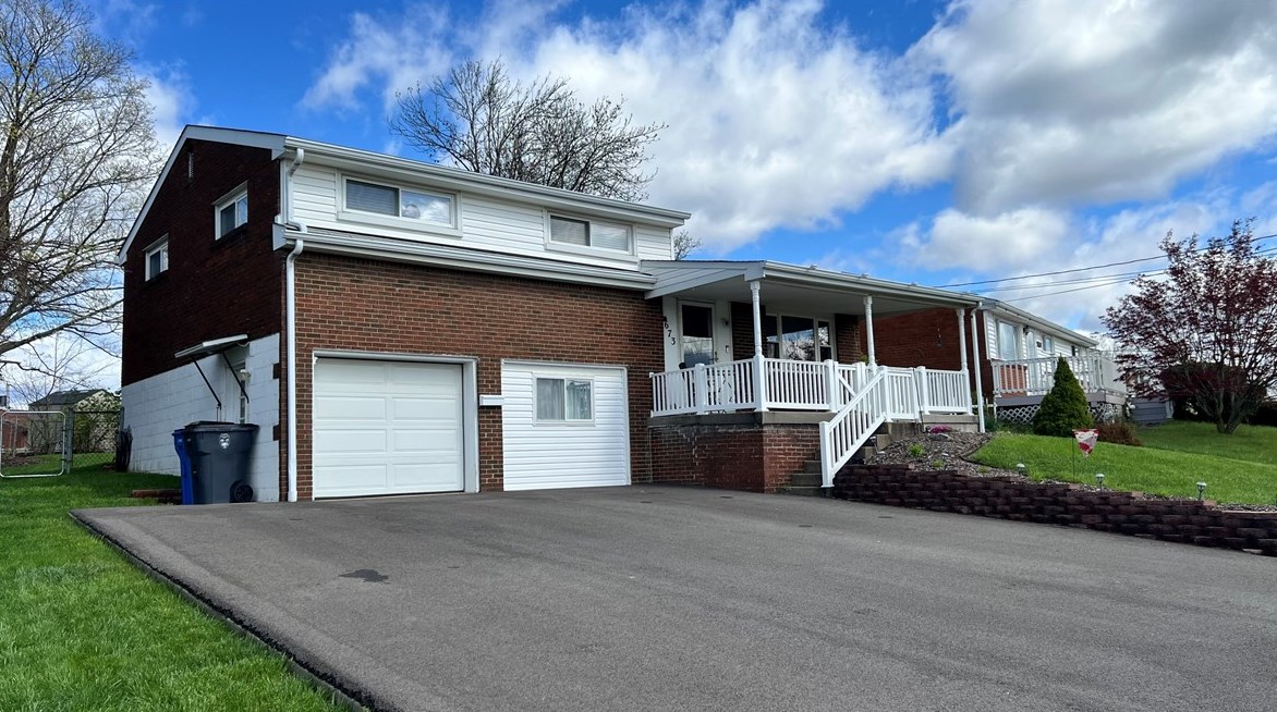 673 Lindsay Rd, Collier Township, PA 15106