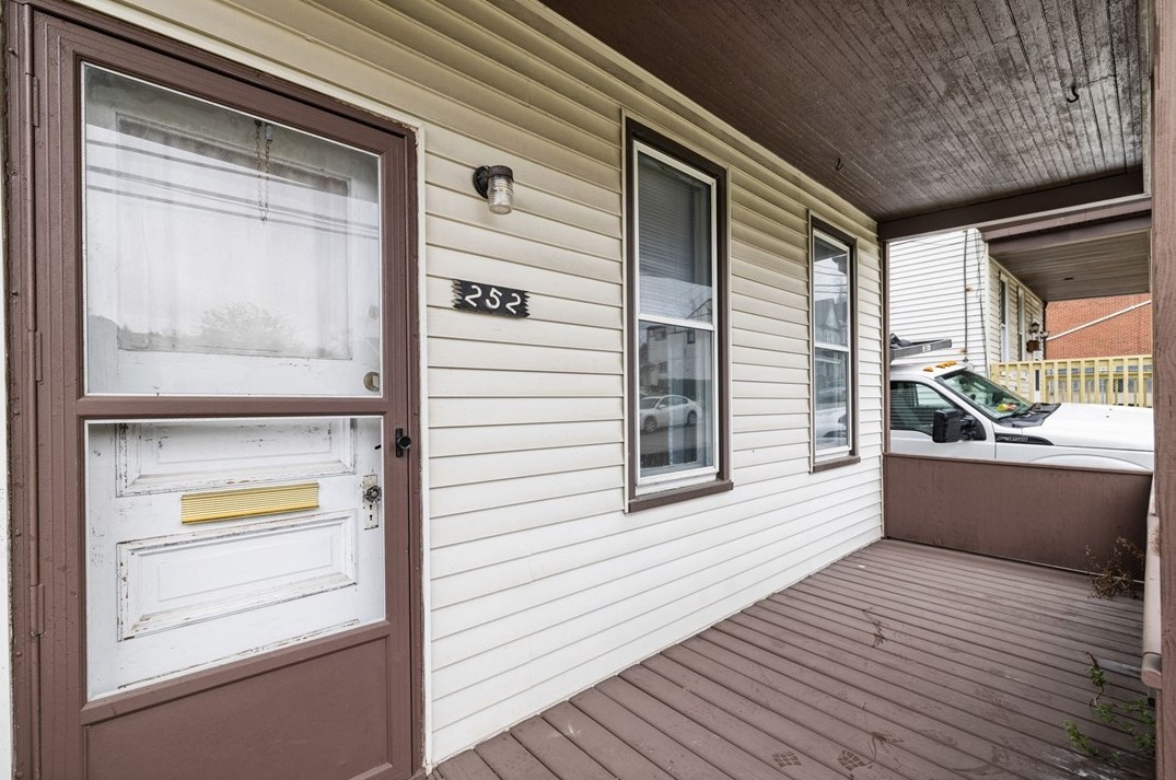 252 Anthony St, Pittsburgh, PA 15210-2269
