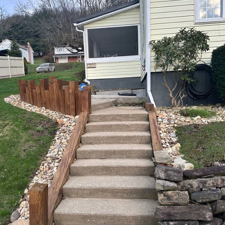 202 N 3rd St, West Newton, PA 15089