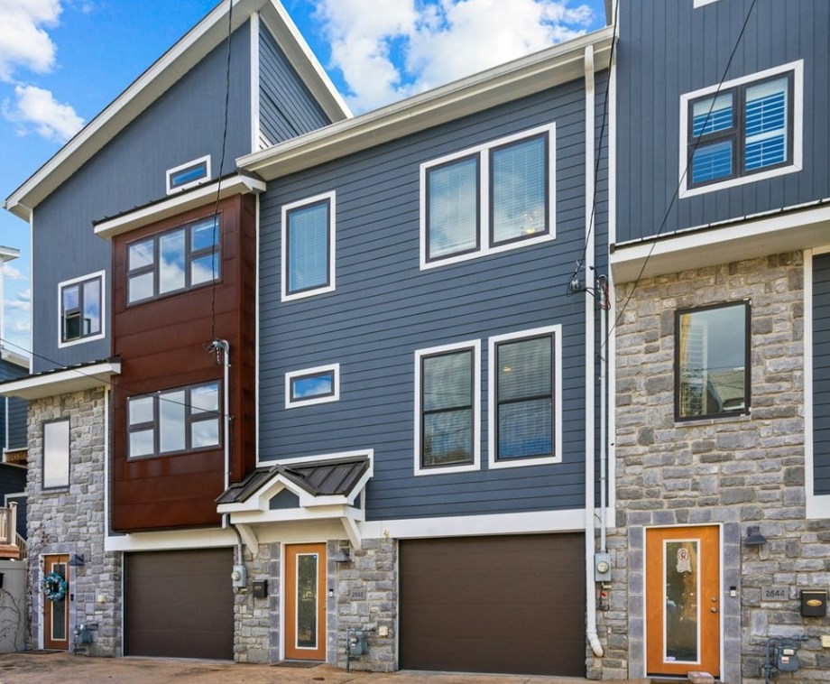 2648 Larkins Way, Pittsburgh, PA 15203-2245