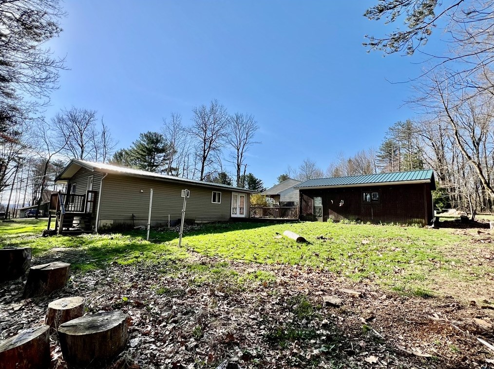 231 Sky Top Rd, Acme, PA 15610
