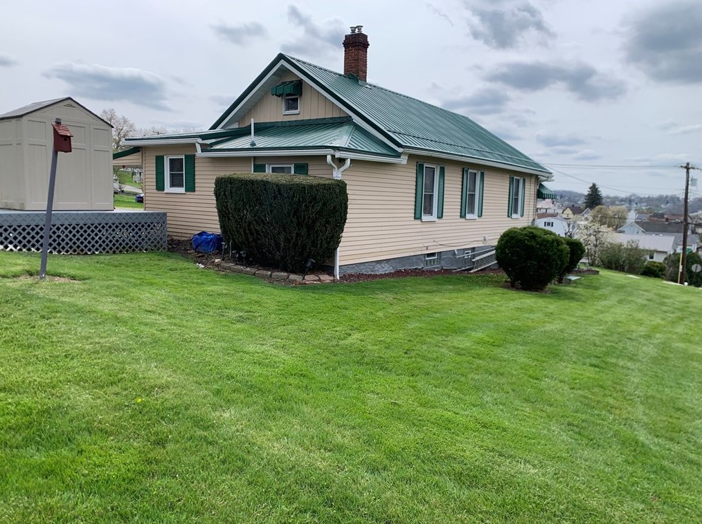 1270 Bruce St, Washington, PA 15301-1968