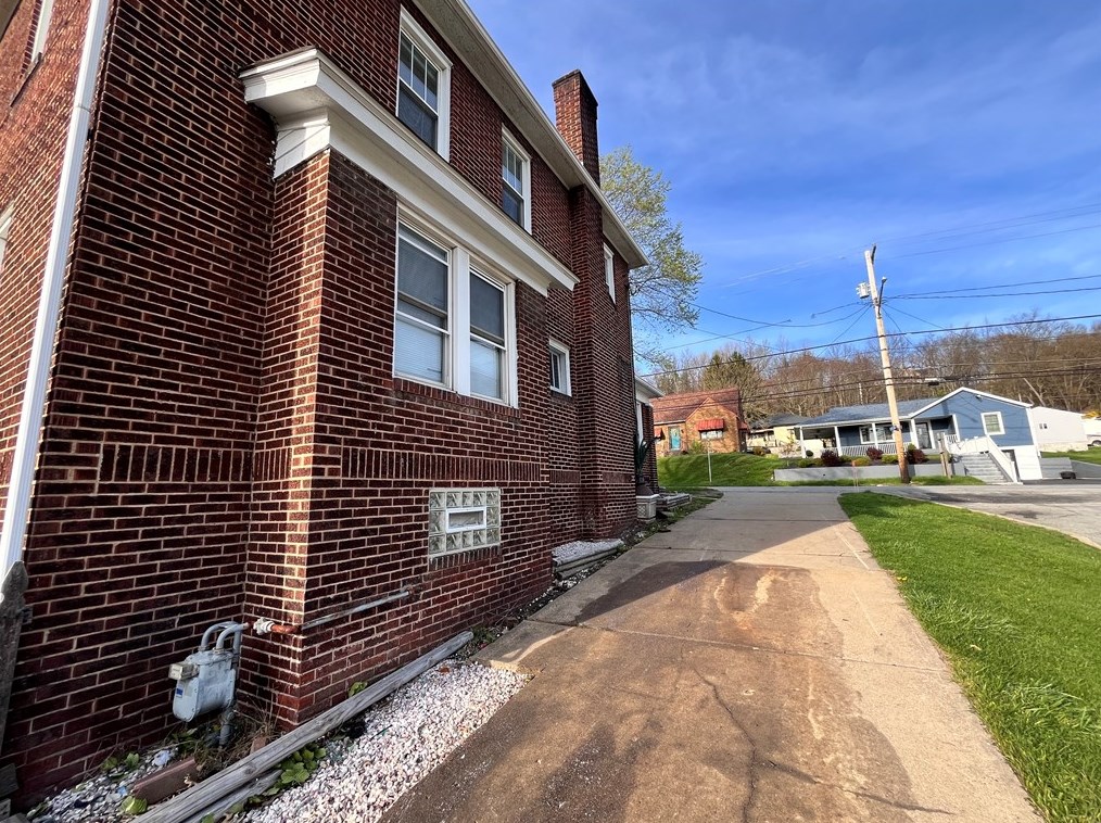 616 Virginia Ave, Rochester, PA 15074
