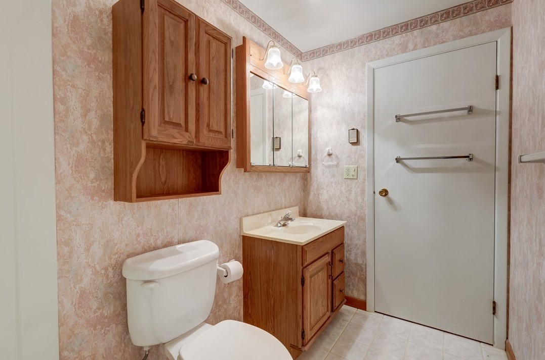 241 Hazelwood Dr, Washington PA  15301-6243 exterior