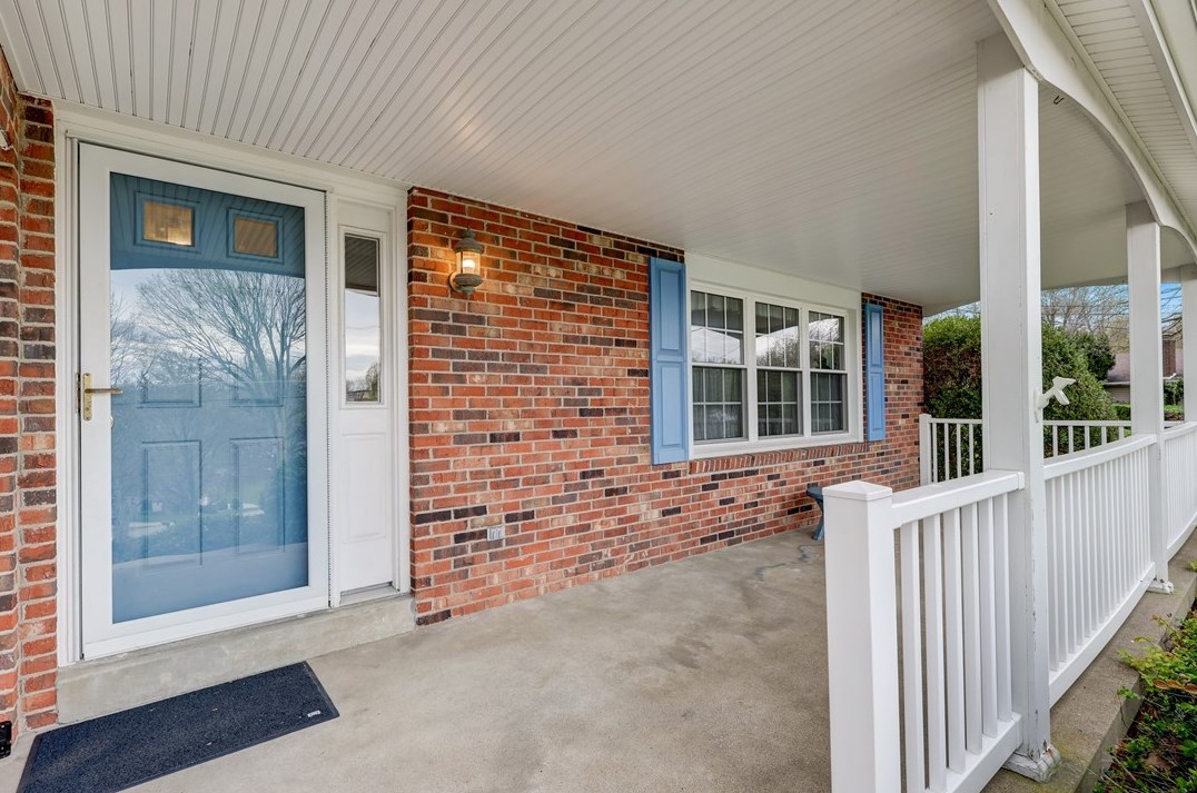 241 Hazelwood Dr, Washington PA  15301-6243 exterior