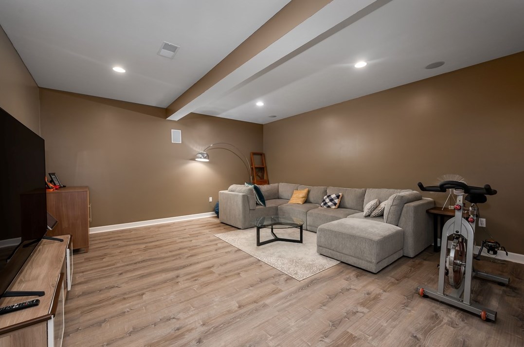 1412 Mystic Valley Dr, Sewickley PA  15143-8873 exterior