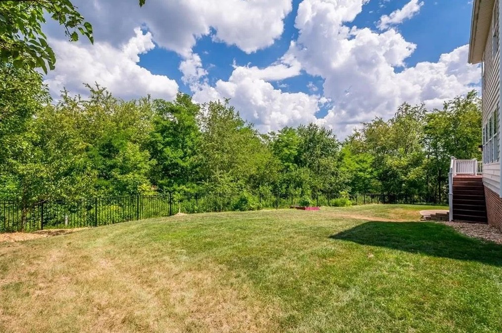 1412 Mystic Valley Dr, Sewickley PA  15143-8873 exterior