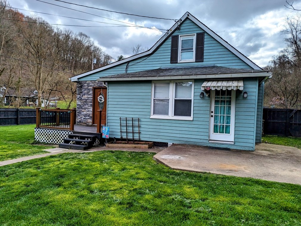 3419 Rainbow Run Rd, Monongahela, PA 15063