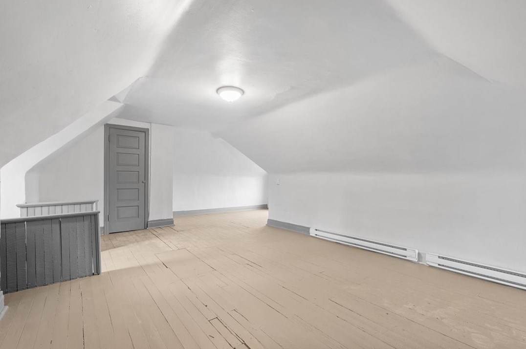 401 Harris Ave, Pittsburgh PA  15205-3226 exterior