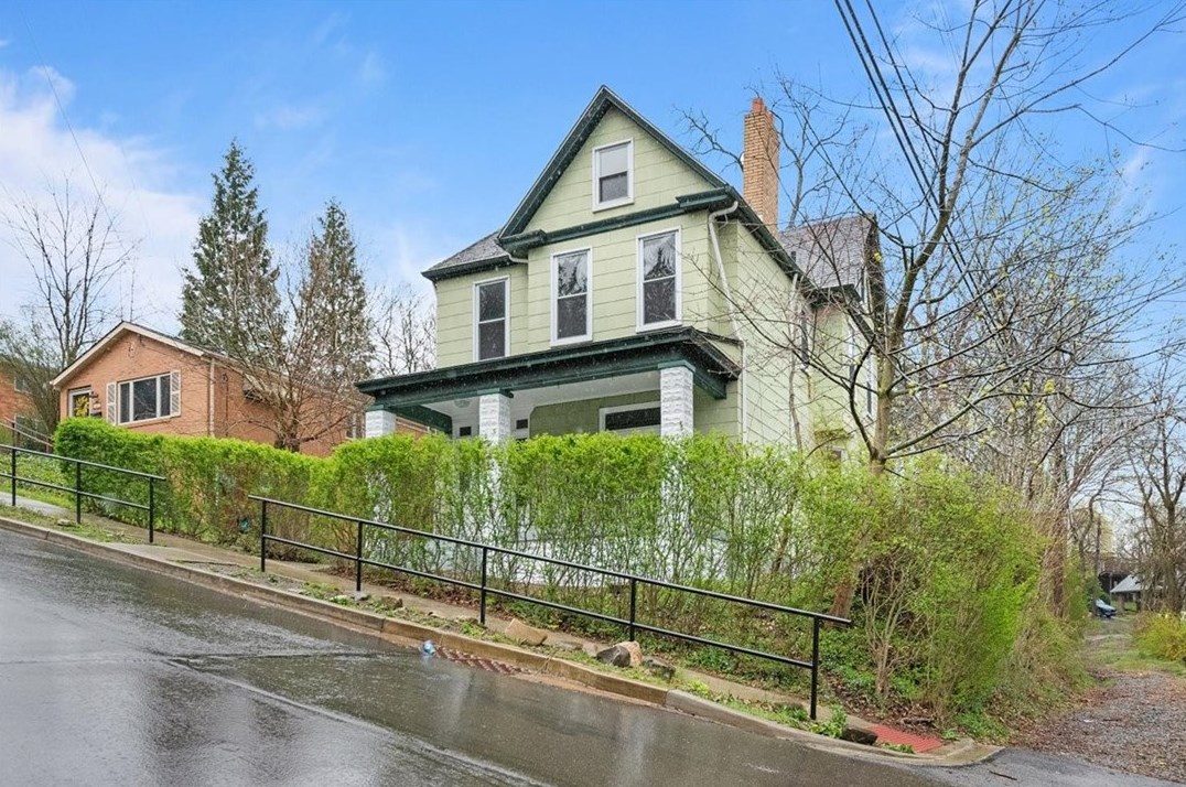 401 Harris Ave, Pittsburgh PA  15205-3226 exterior