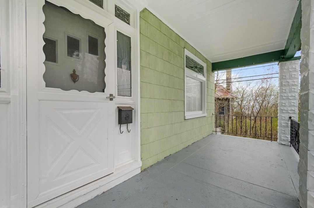 401 Harris Ave, Pittsburgh, PA 15205-3226