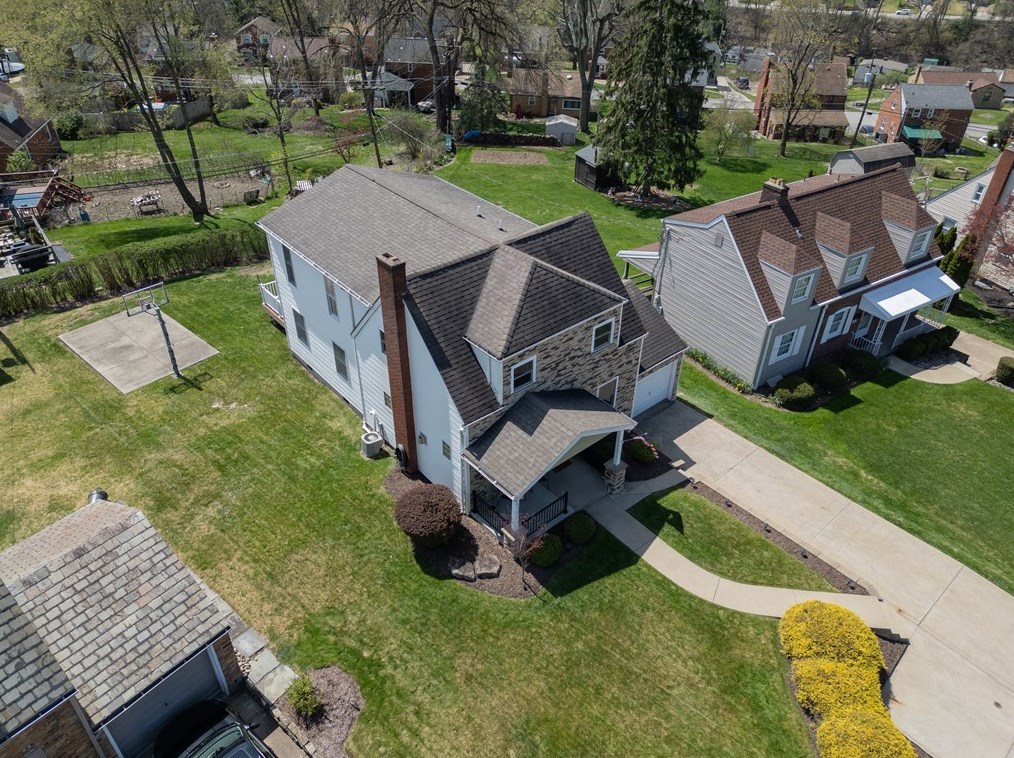 105 Sunny Dr, Pittsburgh, PA 15236-2654