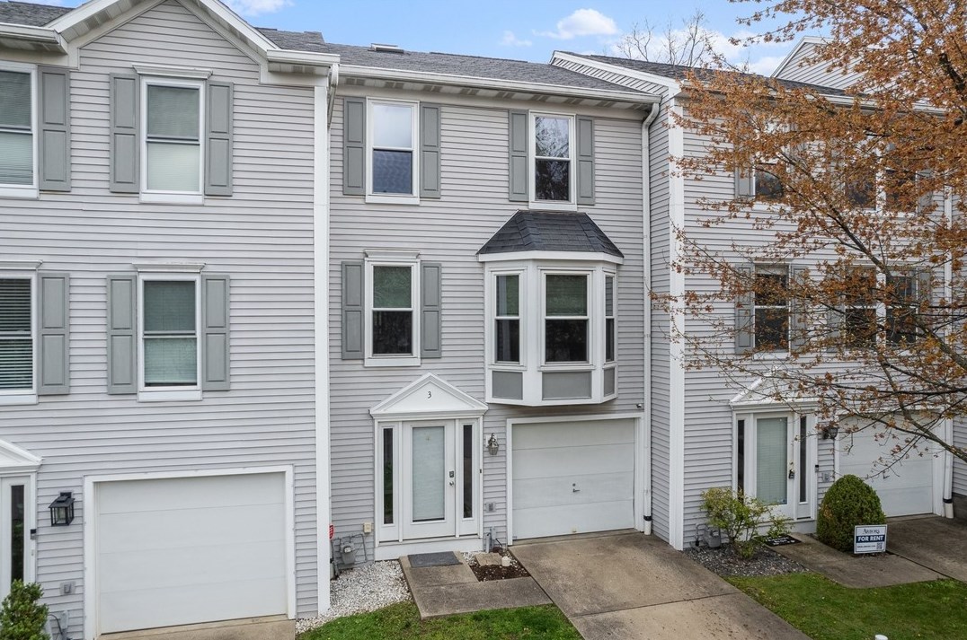 3 Hemingway St, Pittsburgh, PA 15213-1145