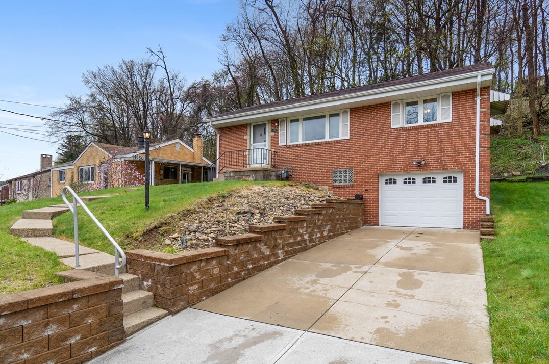 4960 Doyle St, Pittsburgh, PA 15227-1126
