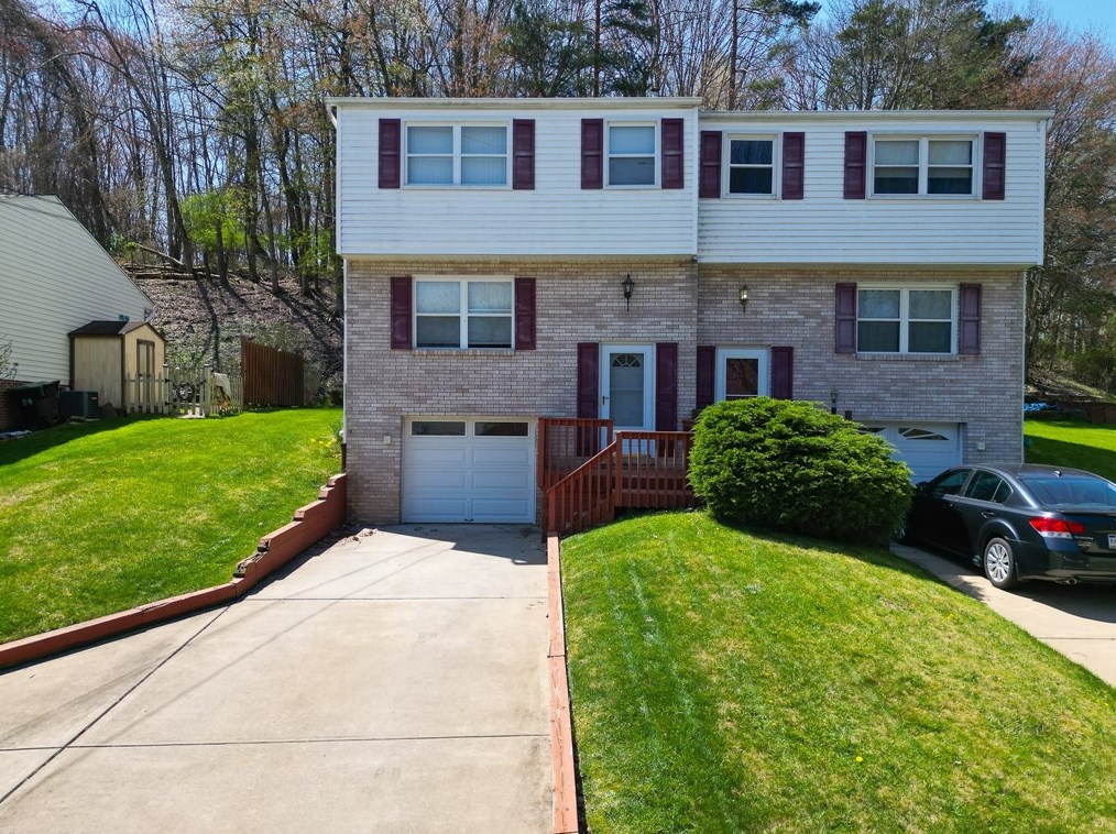 8969 Harmony Dr, Pittsburgh, PA 15237-4523
