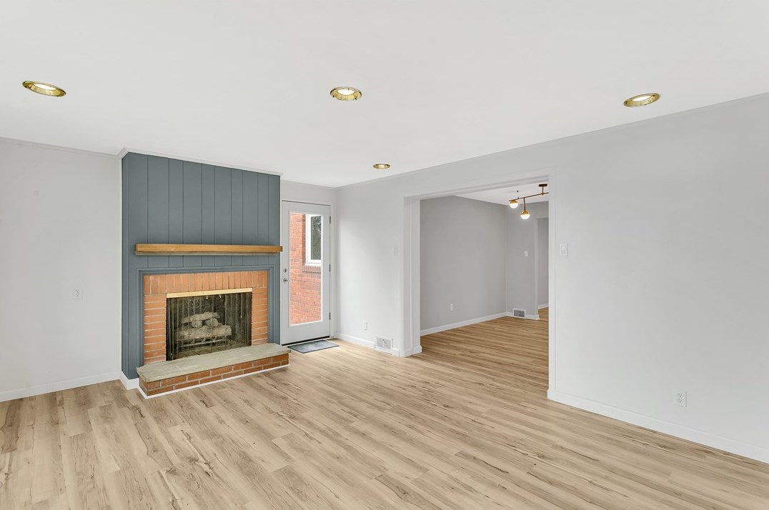 406 Smt Dr, Pittsburgh PA 15238-2921 exterior