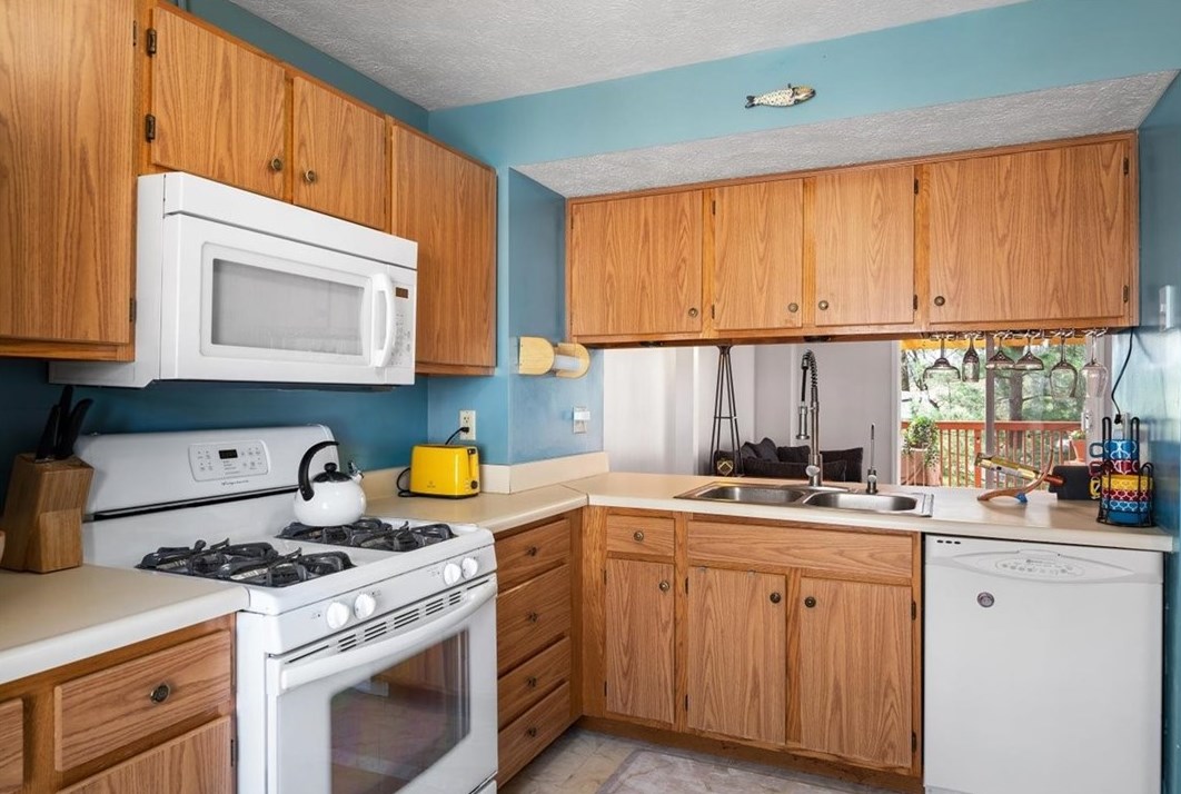 107 Palace Ct, Pittsburgh PA  15227-4335 exterior