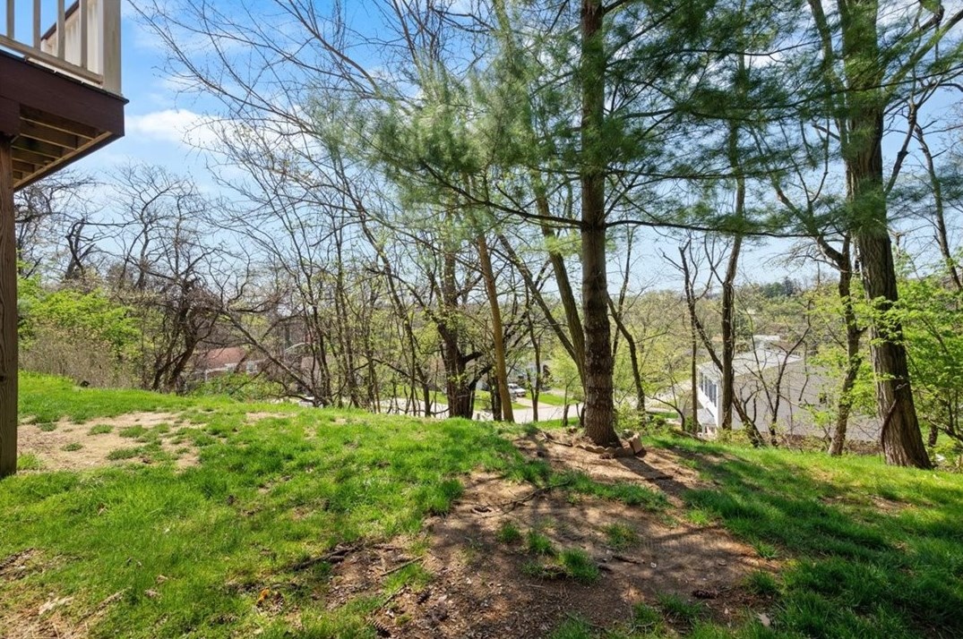 107 Palace Ct, Pittsburgh PA  15227-4335 exterior