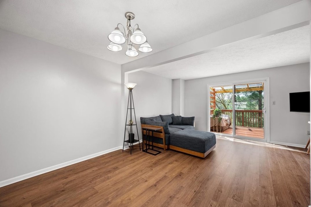 107 Palace Ct, Pittsburgh PA  15227-4335 exterior