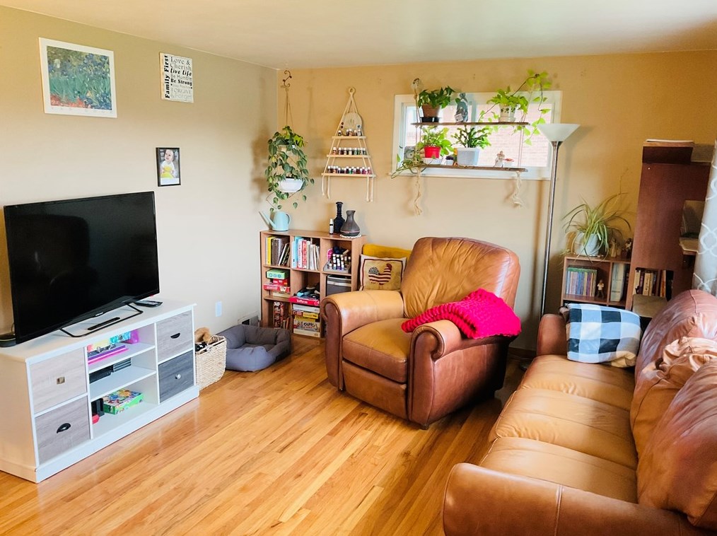 1521 Marion Dr, Finleyville, PA 15332-1539
