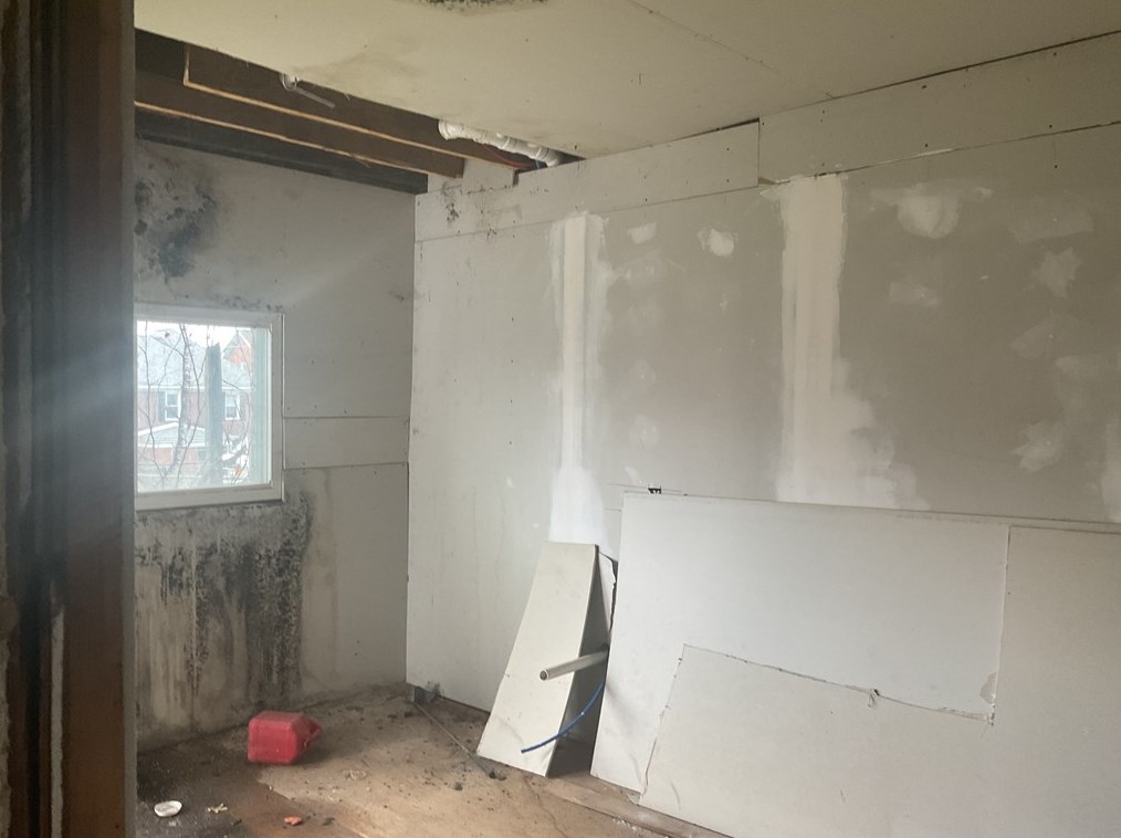 340 11 Ave, Whitaker PA  15120-1439 exterior