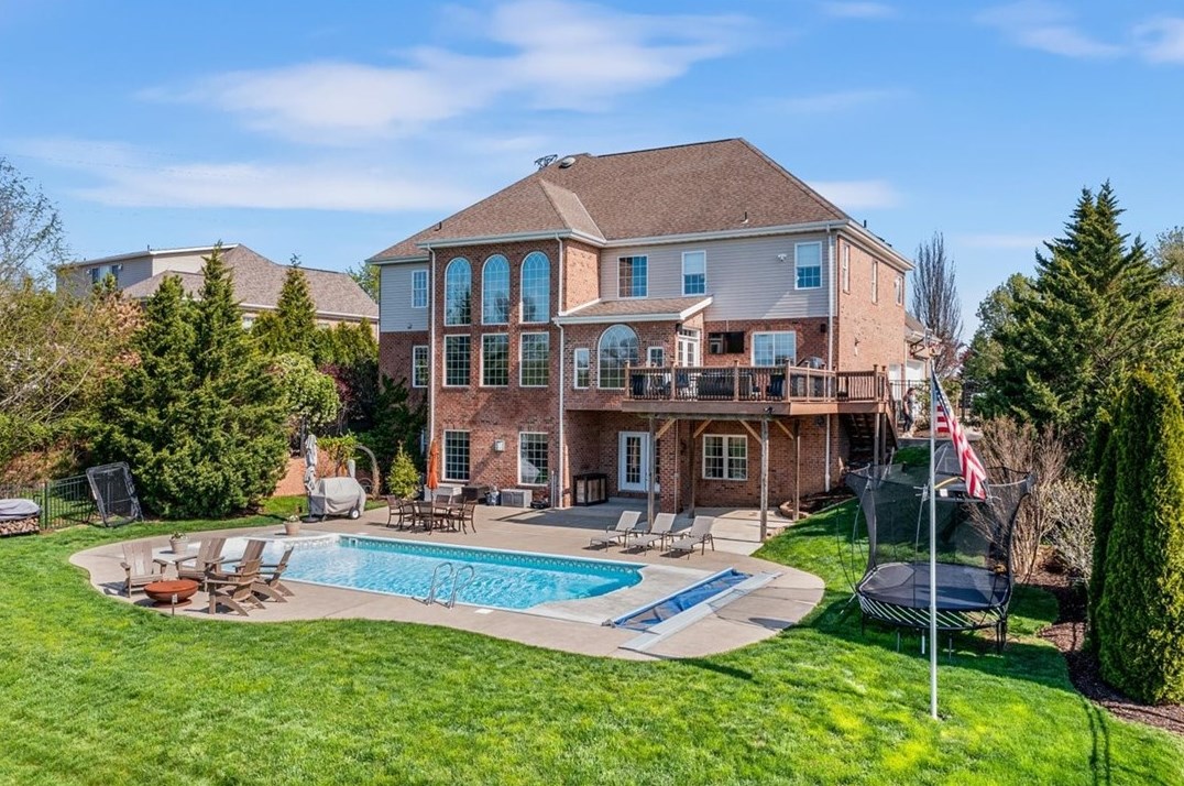 212 Windermere Ct, Canonsburg, PA 15317-3672
