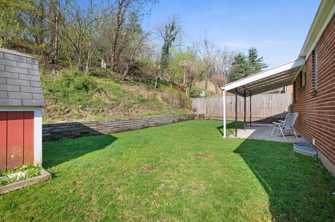 1628 Carmella Dr, Pittsburgh PA 15227-3713 exterior