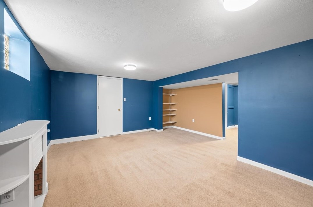 1628 Carmella Dr, Pittsburgh PA 15227-3713 exterior