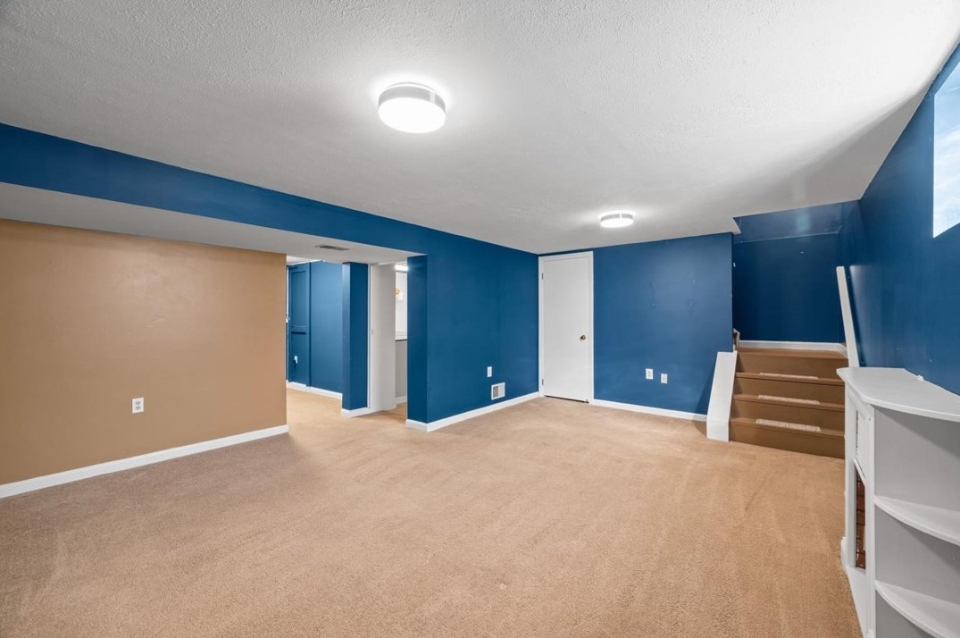 1628 Carmella Dr, Pittsburgh PA 15227-3713 exterior