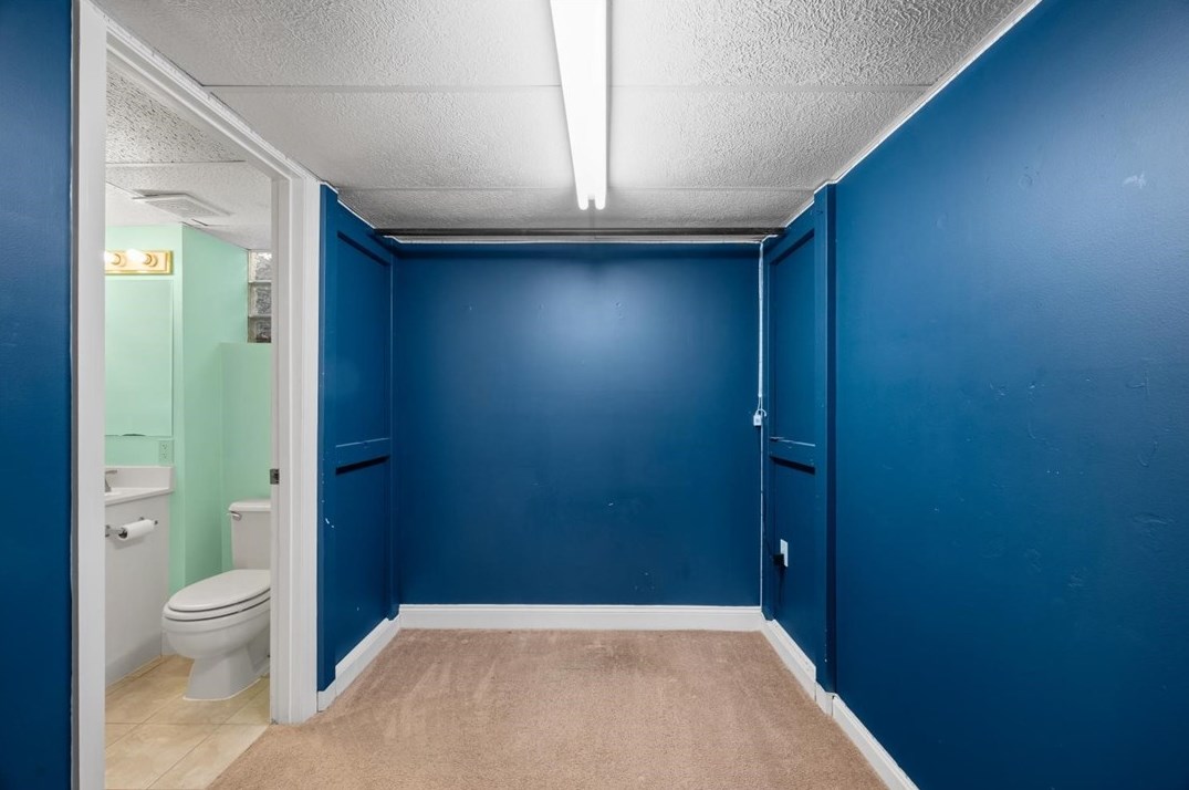 1628 Carmella Dr, Pittsburgh PA 15227-3713 exterior