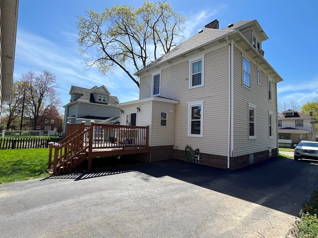 1408 Albert St, New Castle, PA 16105-2637