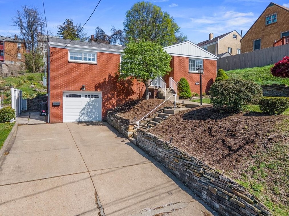 464 Brinwood Ave, Pittsburgh, PA 15227-2204