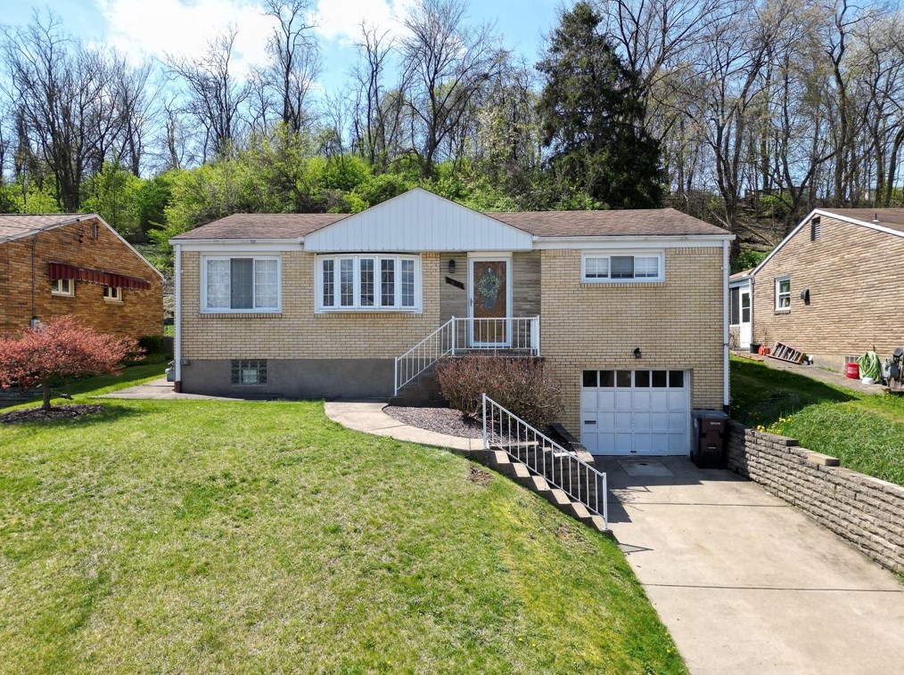 3622 Wallace Dr, Pittsburgh PA  15227-4428 exterior