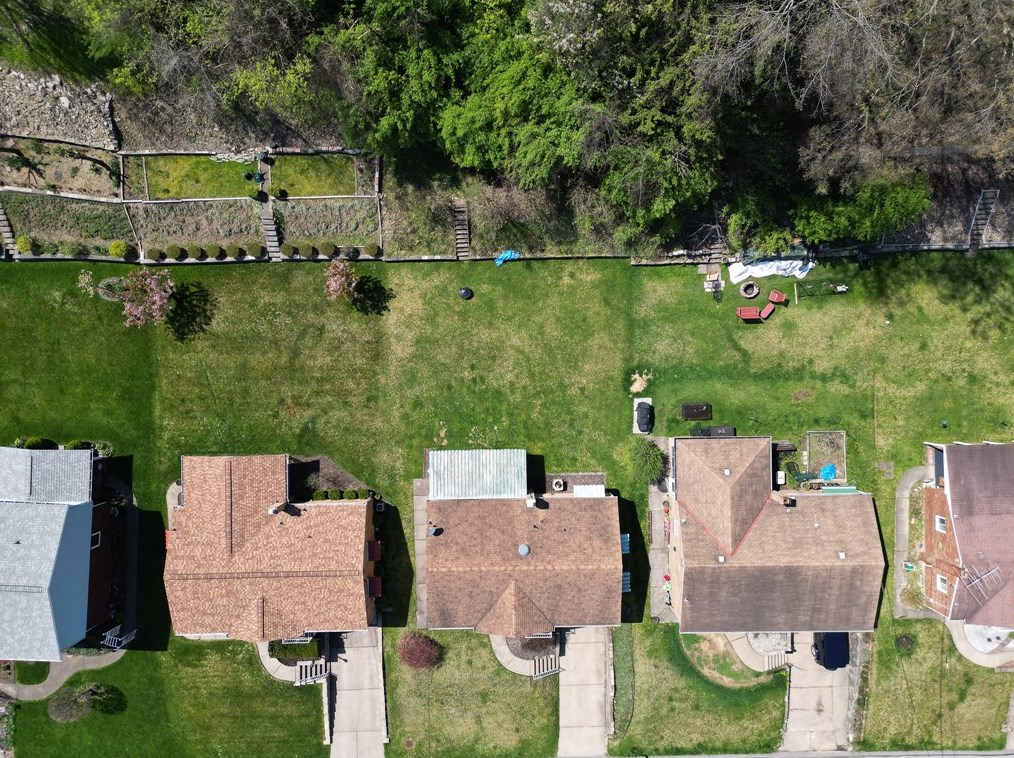 3622 Wallace Dr, Pittsburgh PA  15227-4428 exterior