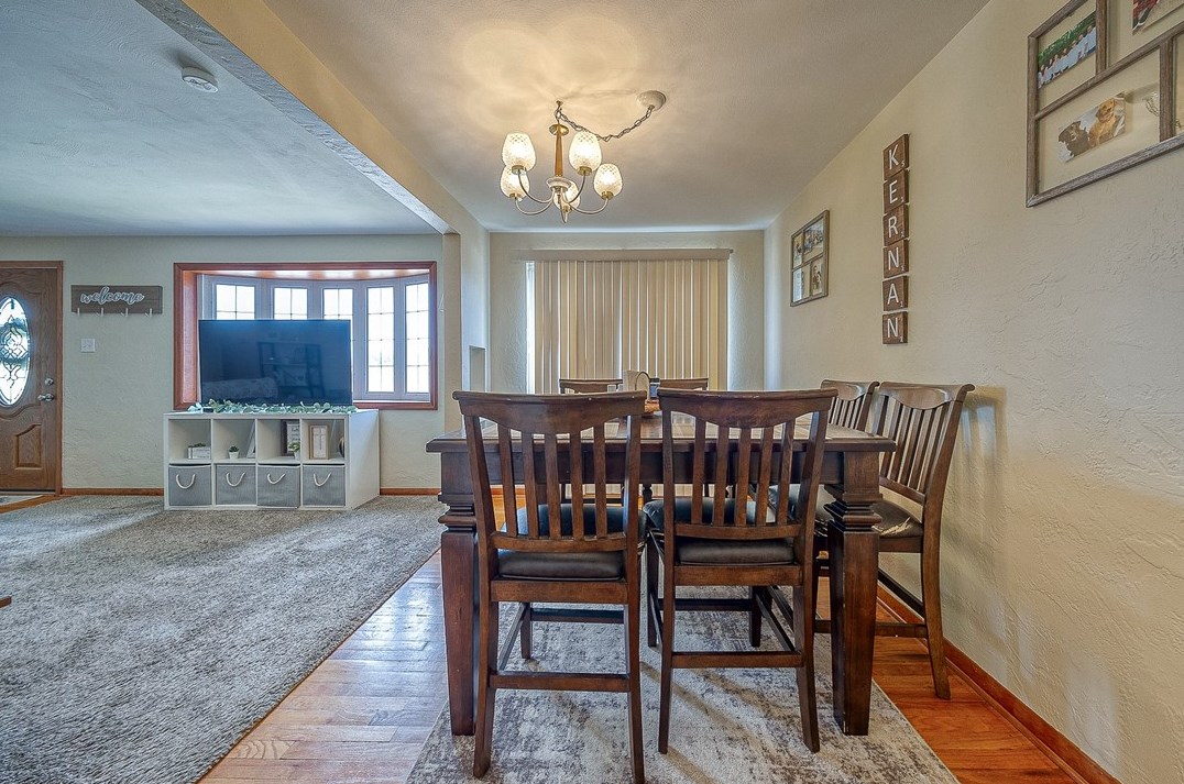 3622 Wallace Dr, Pittsburgh PA  15227-4428 exterior