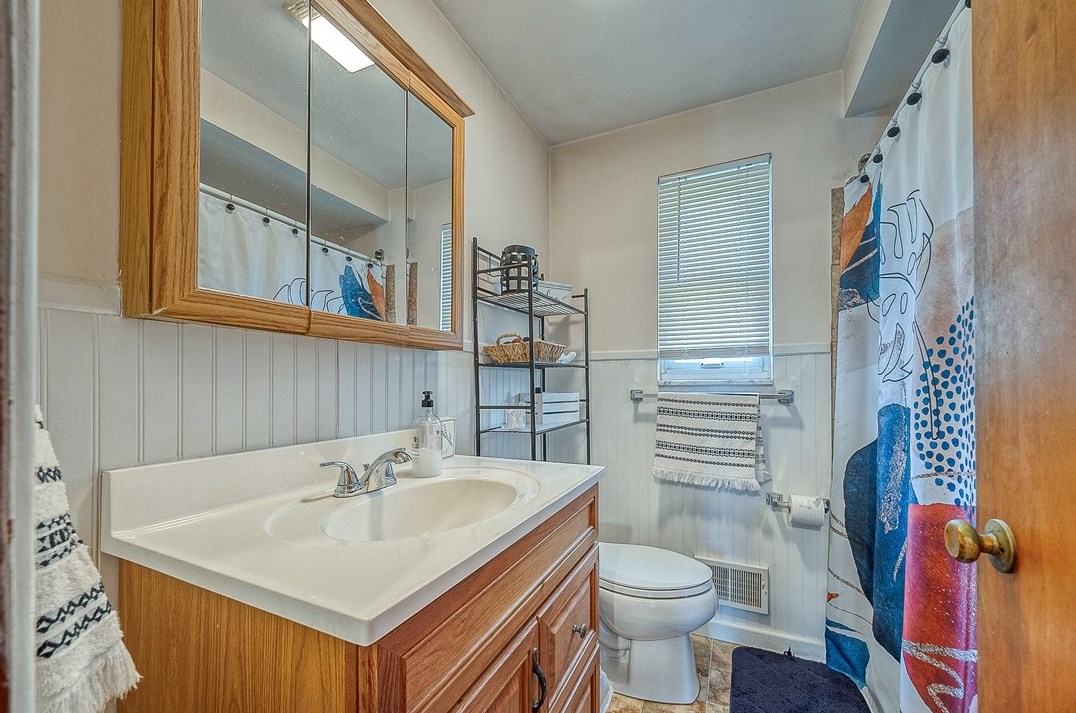 3622 Wallace Dr, Pittsburgh PA  15227-4428 exterior