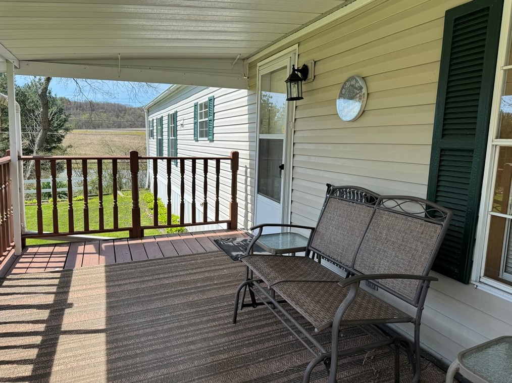 216 Kingston Ln, Indiana, PA 15701