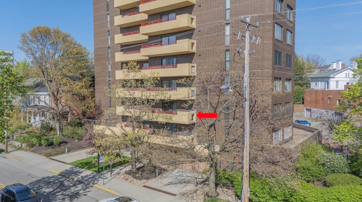 363 S Highland Ave #204, Pittsburgh, PA 15206
