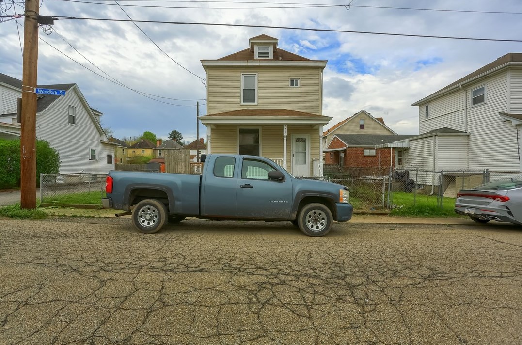 226 Woodkirk St, Collier Township, PA 15106