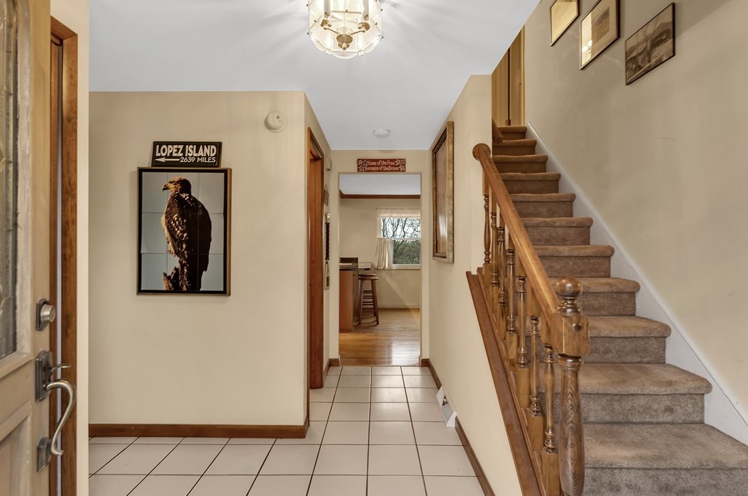 686 Blue Ridge Rd, Pittsburgh, PA 15239-2718