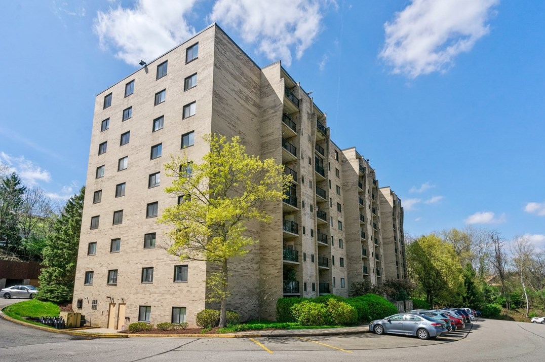 1400 Smokey Wood Dr #710, Pittsburgh, PA 15218