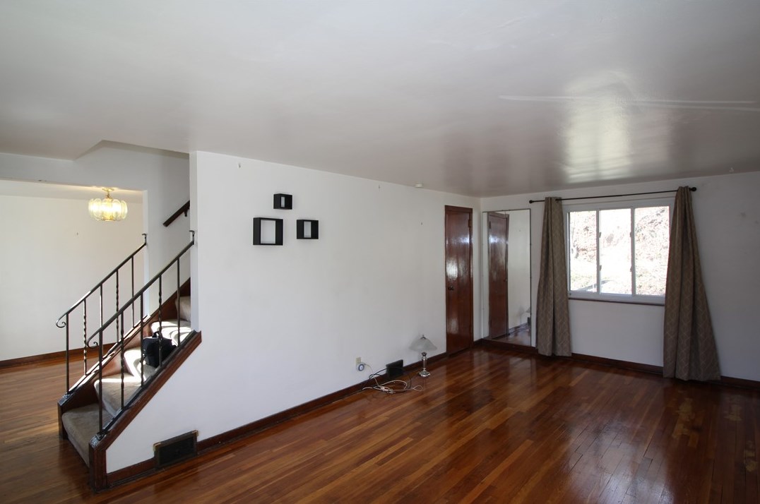 1261 Commercial St, Pittsburgh, PA 15218-1101