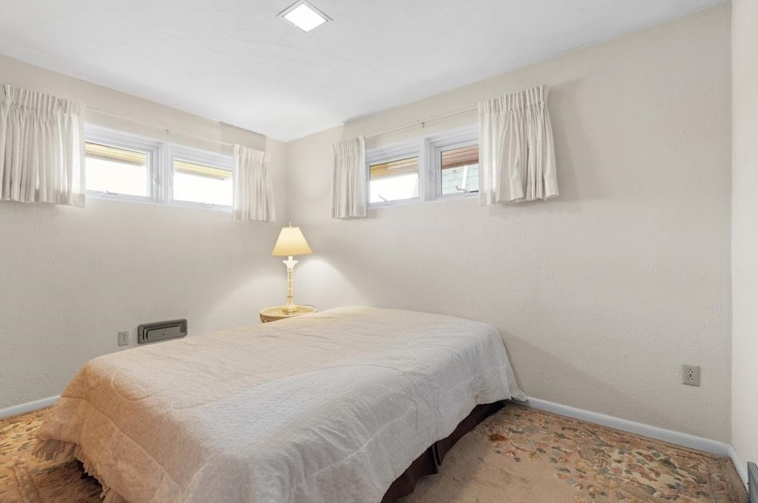 233 Commonwealth Ave, Pittsburgh PA 15122-1927 exterior